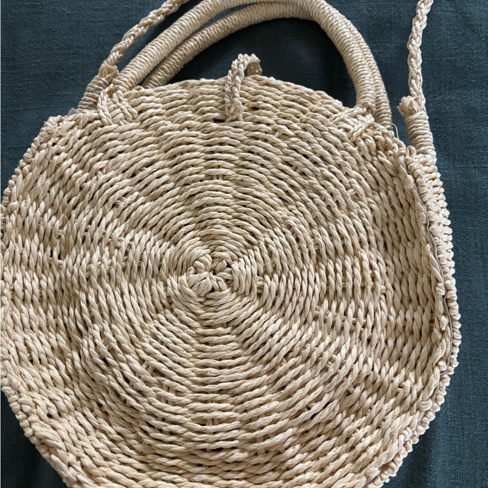 Weaved shoulder bag